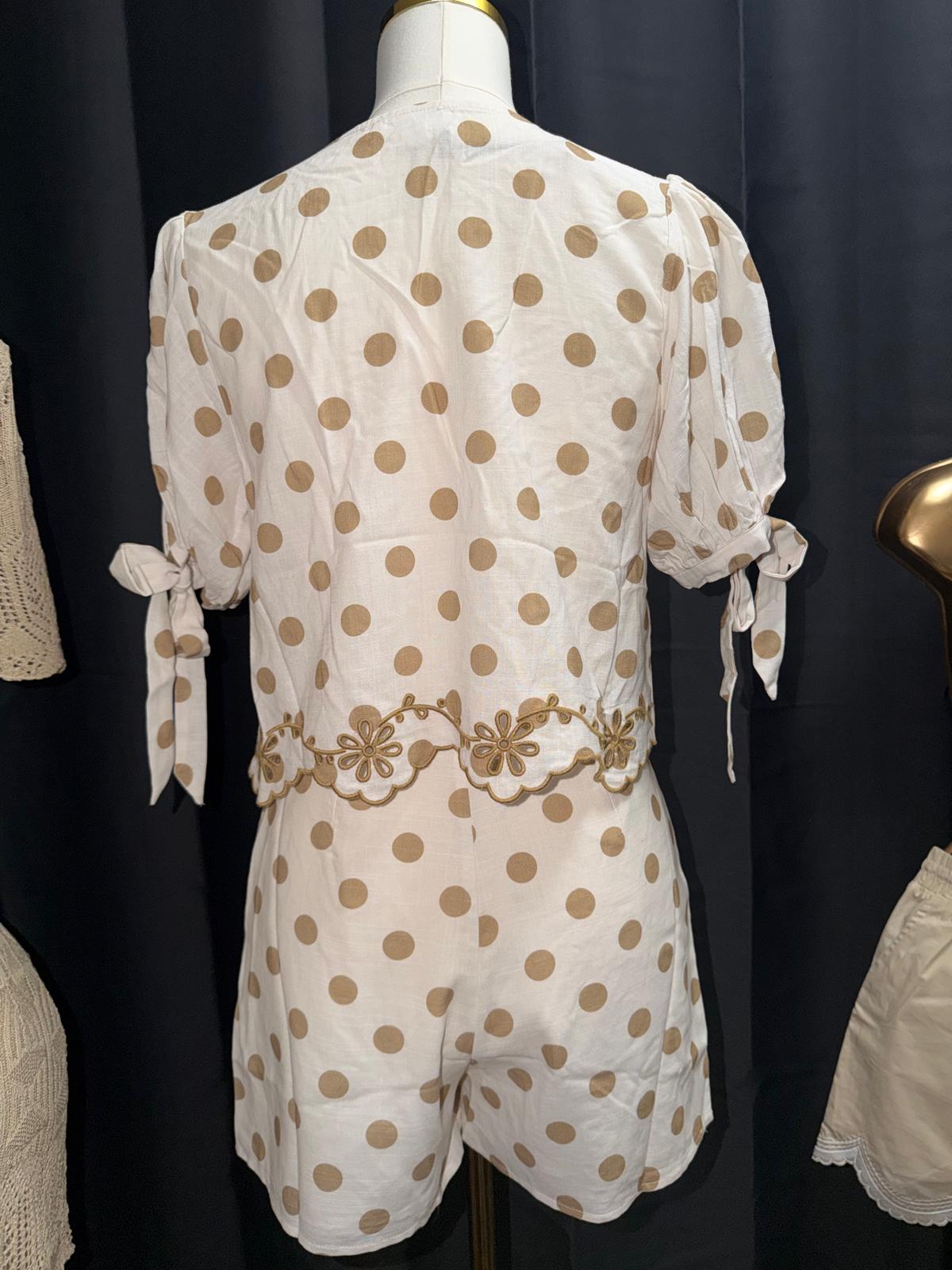 conjunto Lunares Beige Bordado